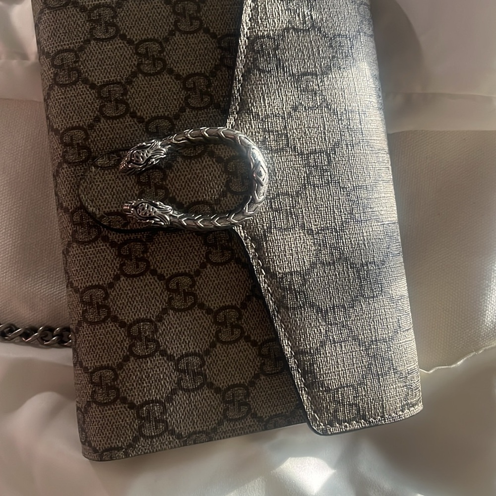 Gucci - Picture 2 of 4
